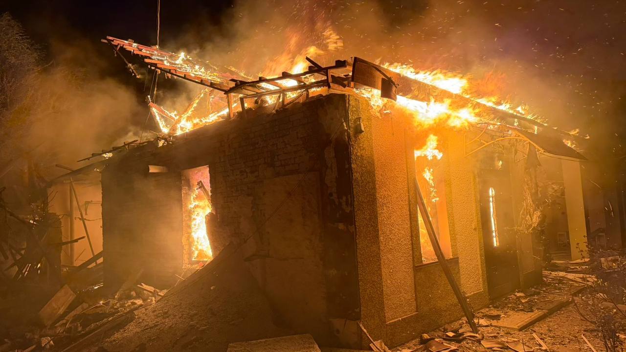 Ворог бив по лікарні та житлових будинках: в Ізмаїлі є тяжкопоранені після нічної атаки