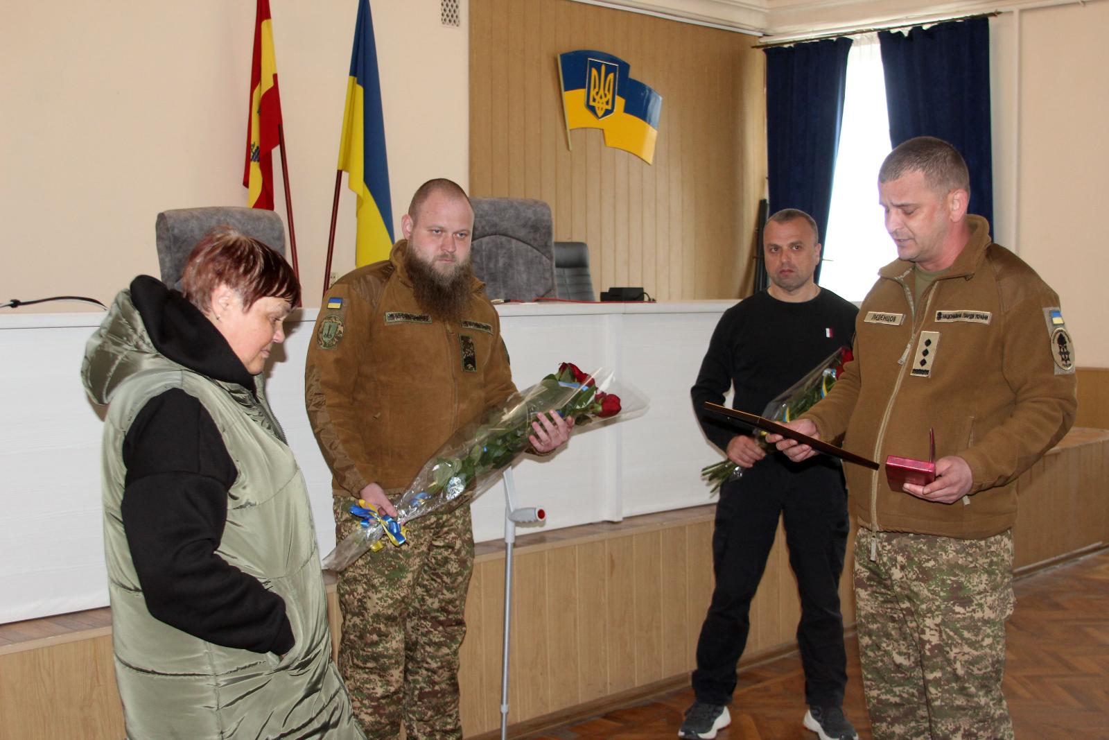 У Білгороді-Дністровському матері полеглого Героя передали посмертну нагороду