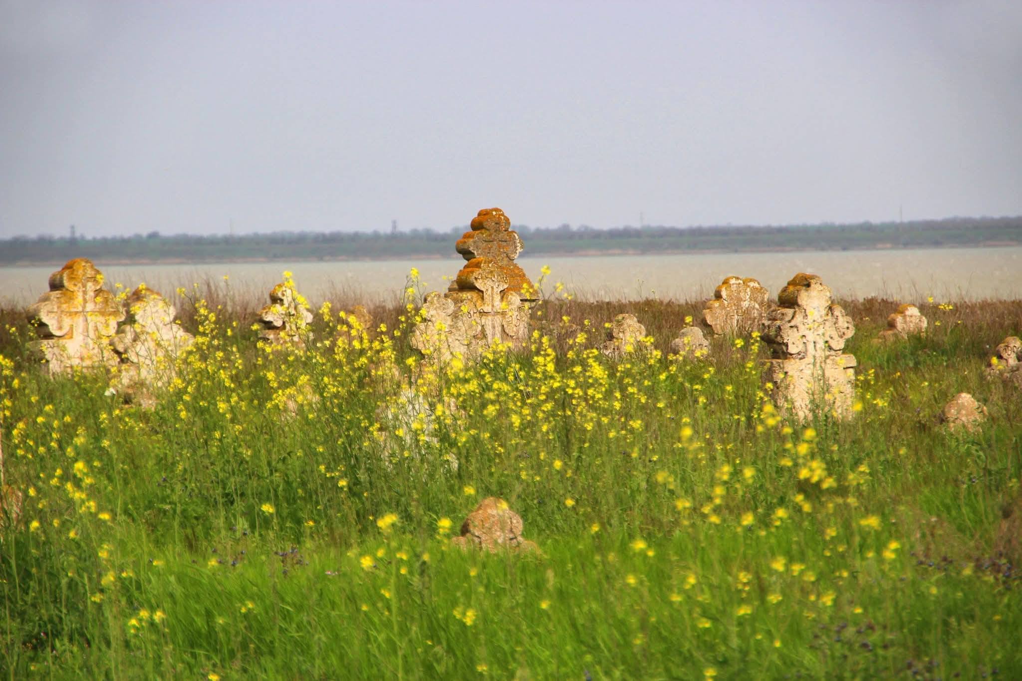 Цвинтар буджацьких козаків на півдні Одещини, який забирає озеро Сасик, намагатимуться врятувати