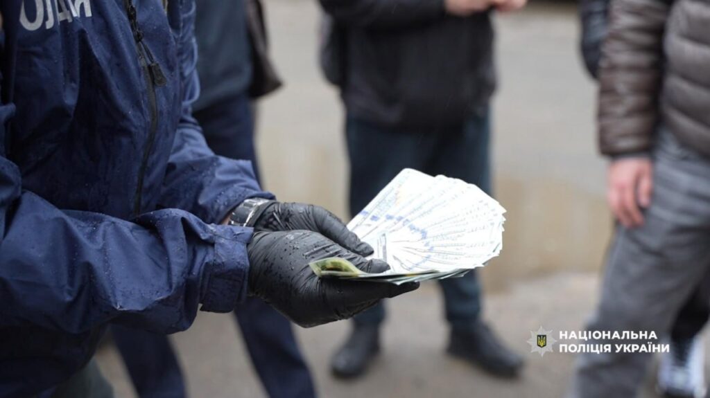 На Одещині викрили військовослужбовця ТЦК, який заробляв на "договорняках"