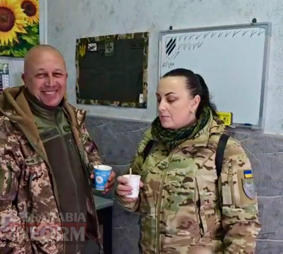 Кава, що зігріває пам’ять: в Ізмаїлі дружина загиблого Героя відкрила заклад, де кожен може пригостити ароматним напоєм захисників