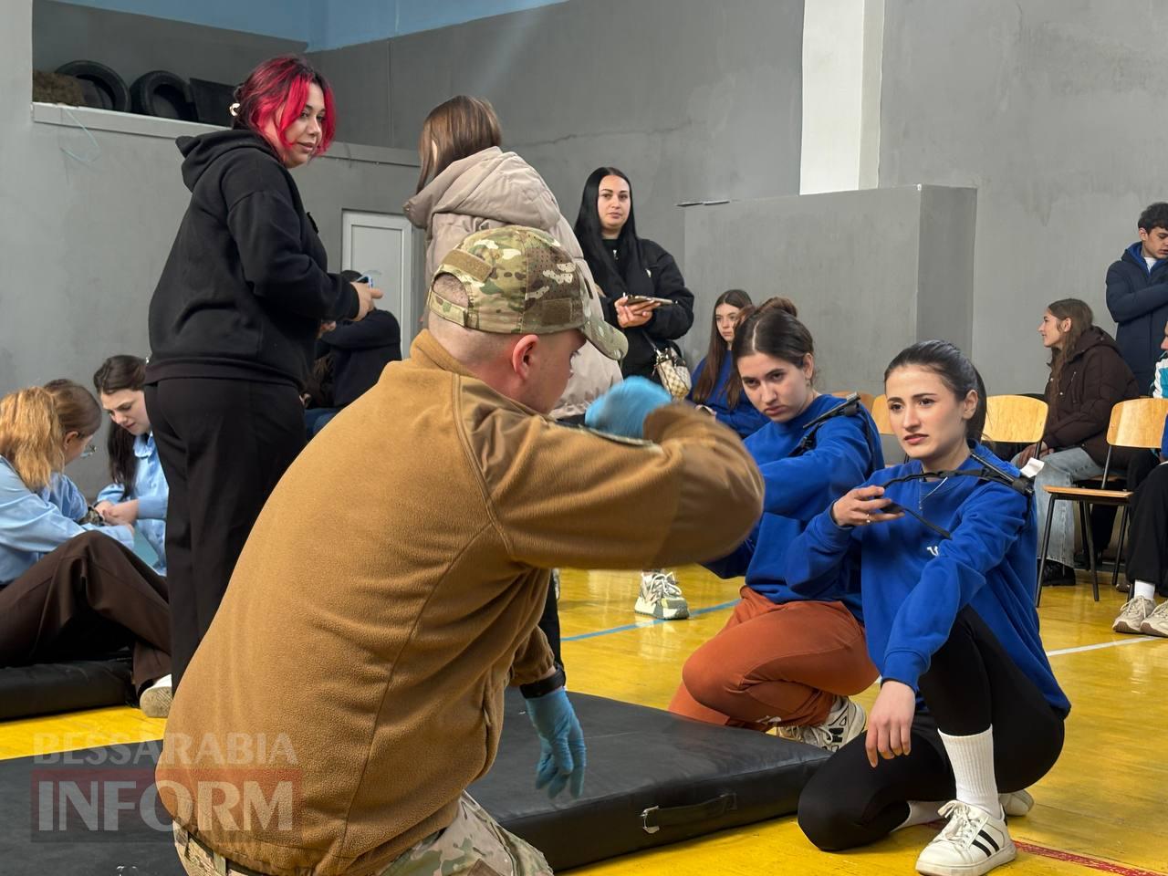 Гартовані досвідом: в Ізмаїлі для студентів МАУП бойові інструктори провели тренінг з тактичної медицини