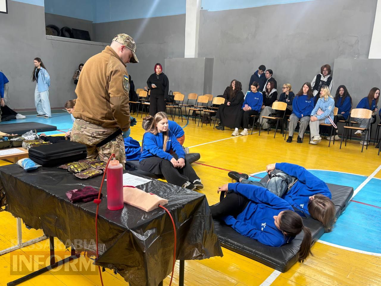 Гартовані досвідом: в Ізмаїлі для студентів МАУП бойові інструктори провели тренінг з тактичної медицини