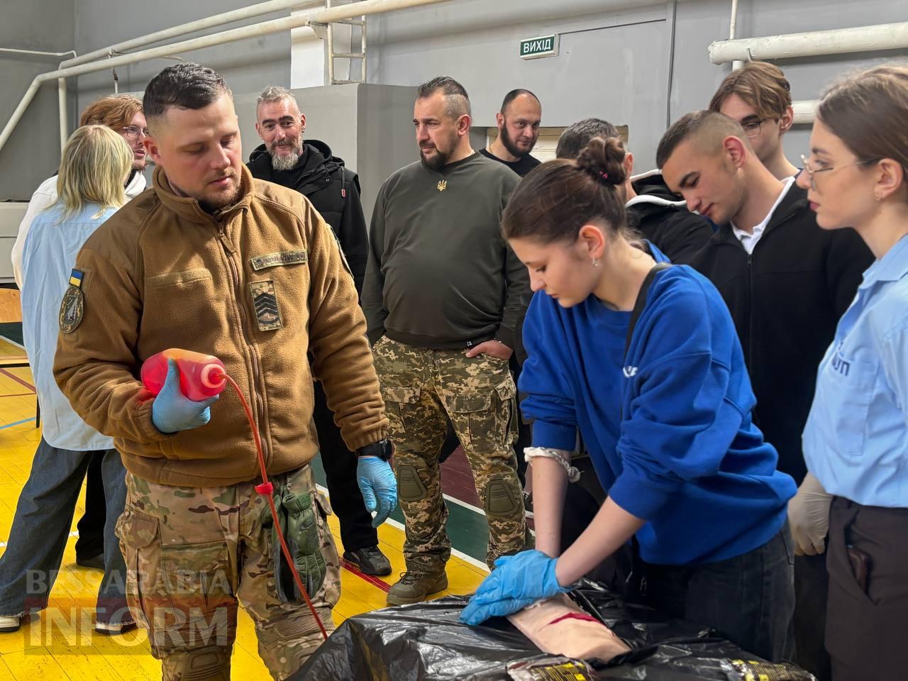 Гартовані досвідом: в Ізмаїлі для студентів МАУП бойові інструктори провели тренінг з тактичної медицини