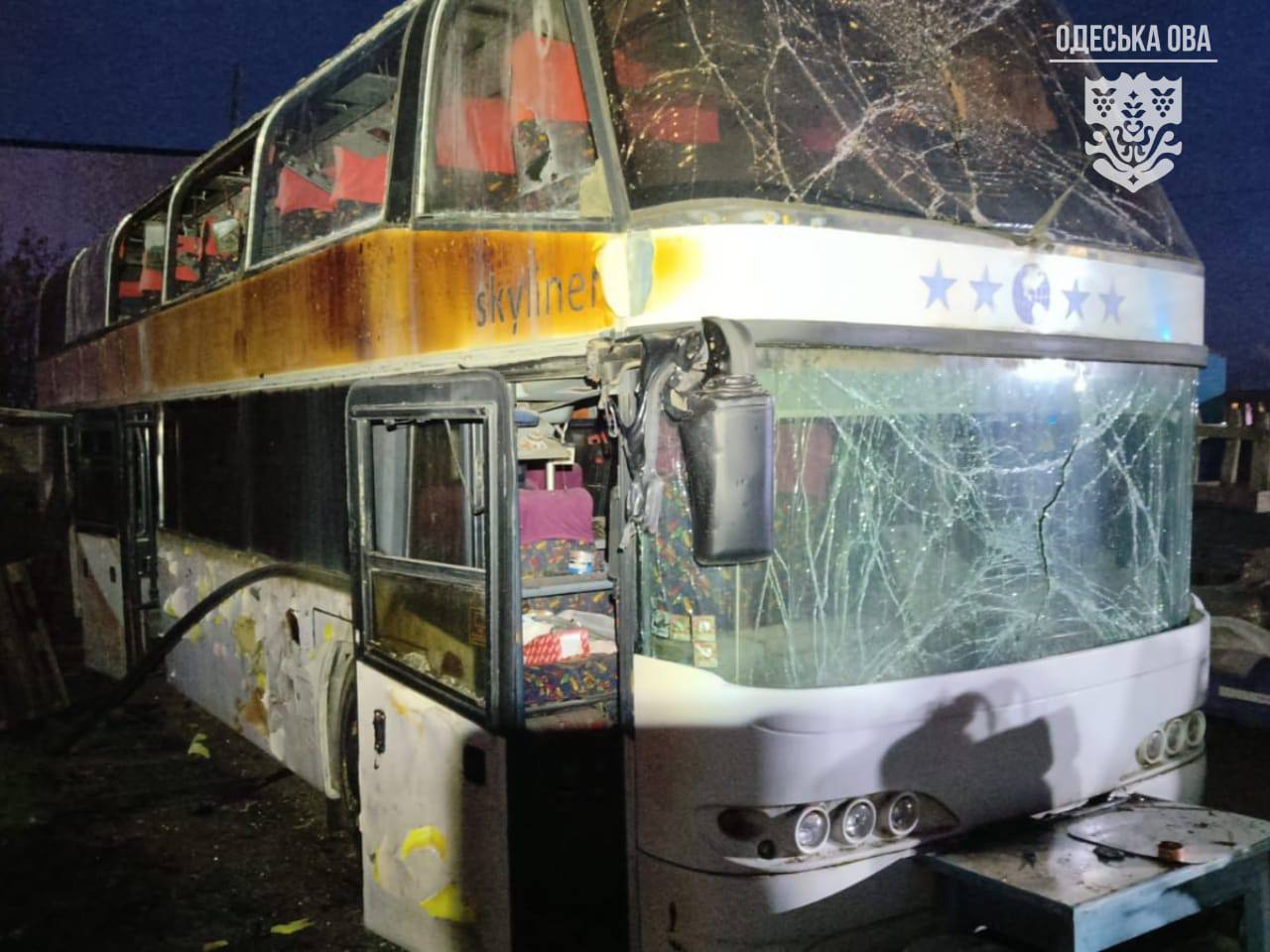 Ворог масовано атакував цивільні та портові об’єкти Ізмаїла: постраждали будинки в сусідньому селі