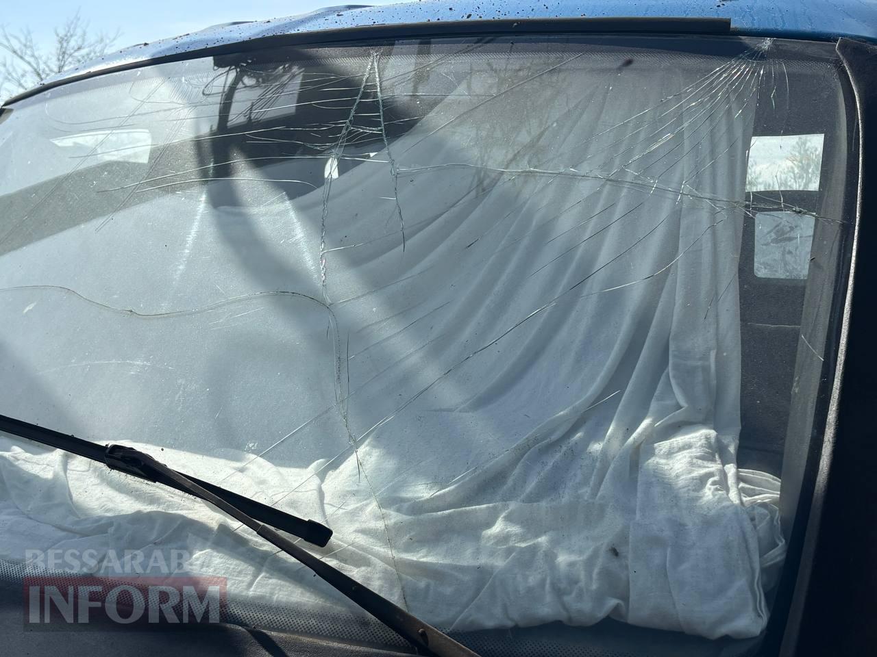 Внаслідок ворожої атаки на Ізмаїл вщент вигоріла СТО, господаря одного з пошкоджених будинків доставлено до лікарні