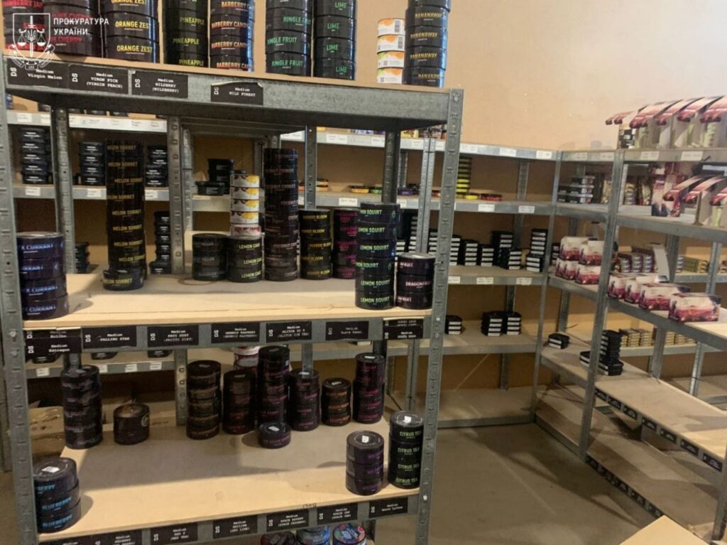 Заробили понад 1,5 мільйона гривень на кальяні: в Одесі викрили підпільний цех