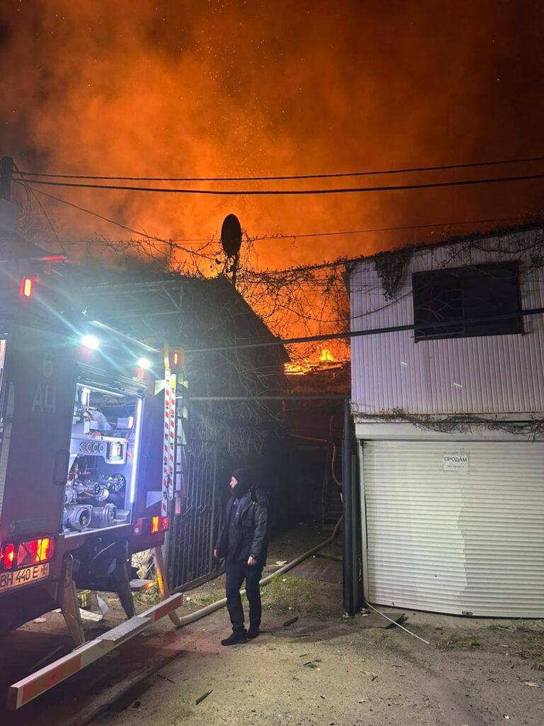 Вкрай важка ніч для Одеси: внаслідок атаки по житловим кварталам поранено дітей