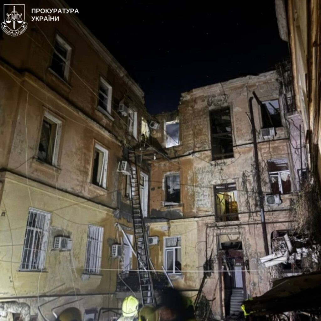 Вкрай важка ніч для Одеси: внаслідок атаки по житловим кварталам поранено дітей