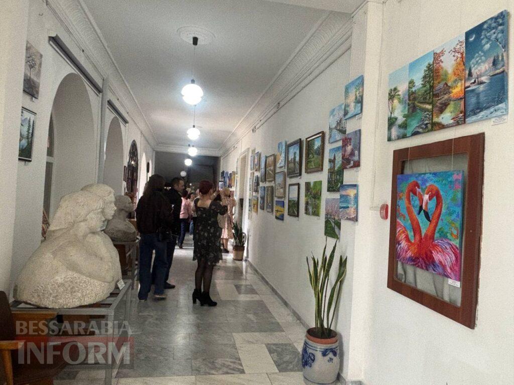 Світло крізь темряву: в Ізмаїлі відкрилася перша персональна виставка Ірини Ташкової