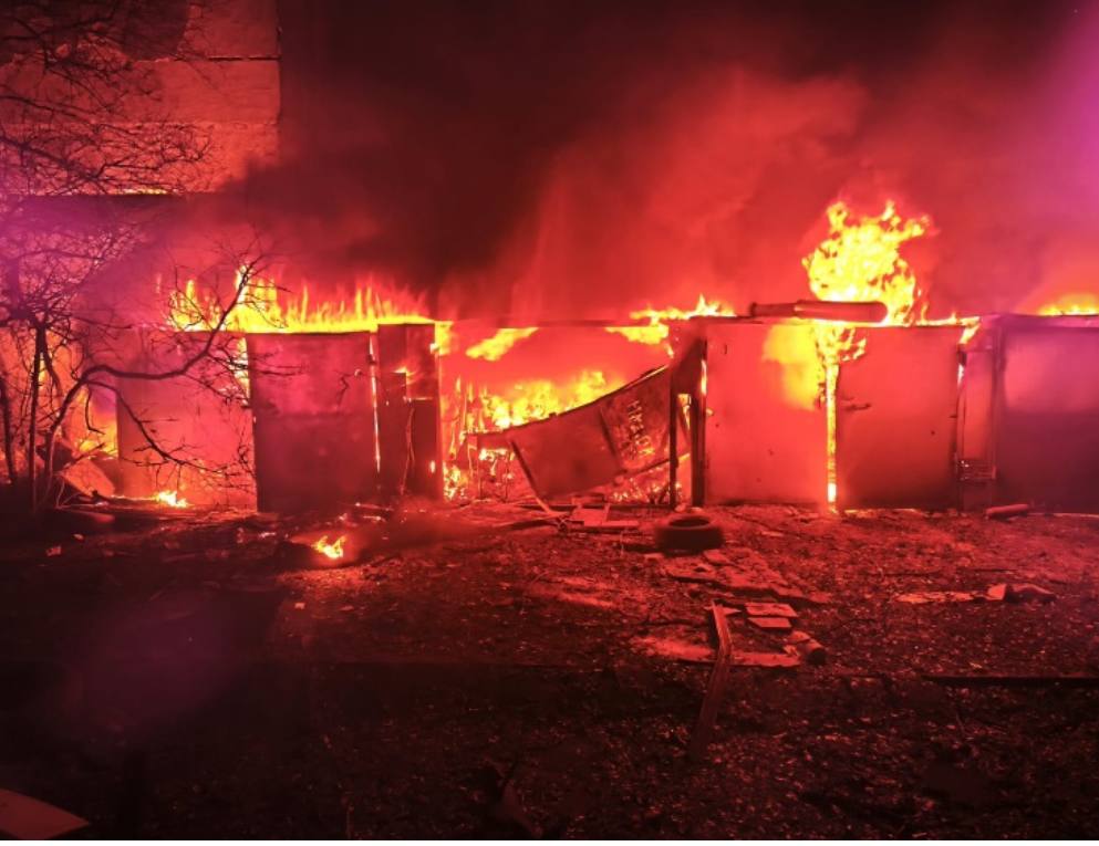 Вночі ворог здійснив кілька хвиль масованих атак по цивільній інфраструктурі Одеси