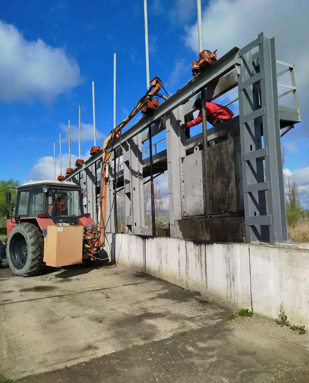 В Ізмаїльському районі через підняття Дунаю активно наповнюють водосховища водою