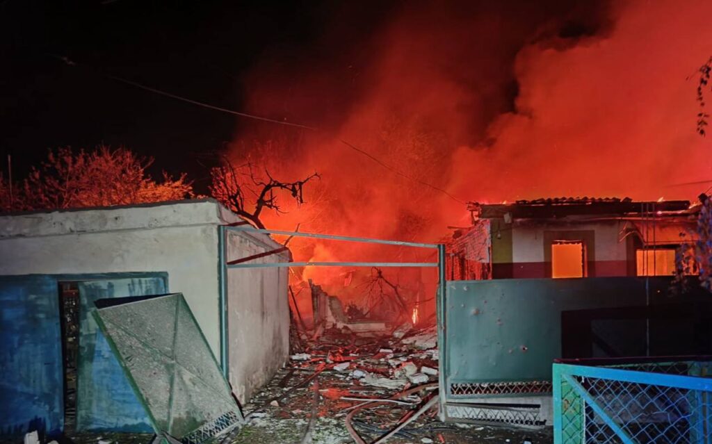 Ворог бив по лікарні та житлових будинках: в Ізмаїлі є тяжкопоранені після нічної атаки