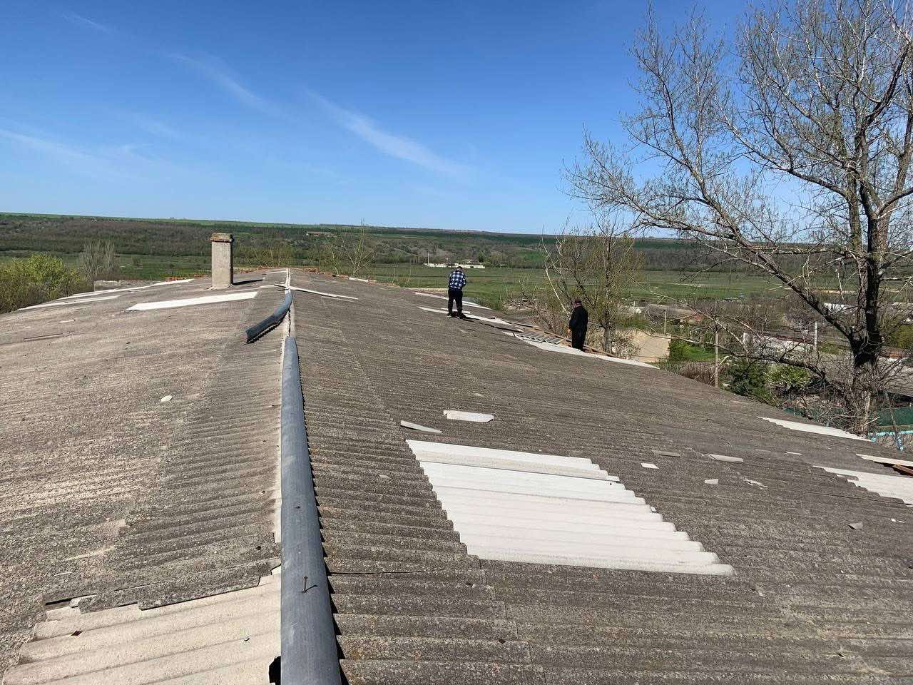 Сила в єдності: як Бессарабська громада за лічені дні відновила дах Петрівського ліцею після негоди