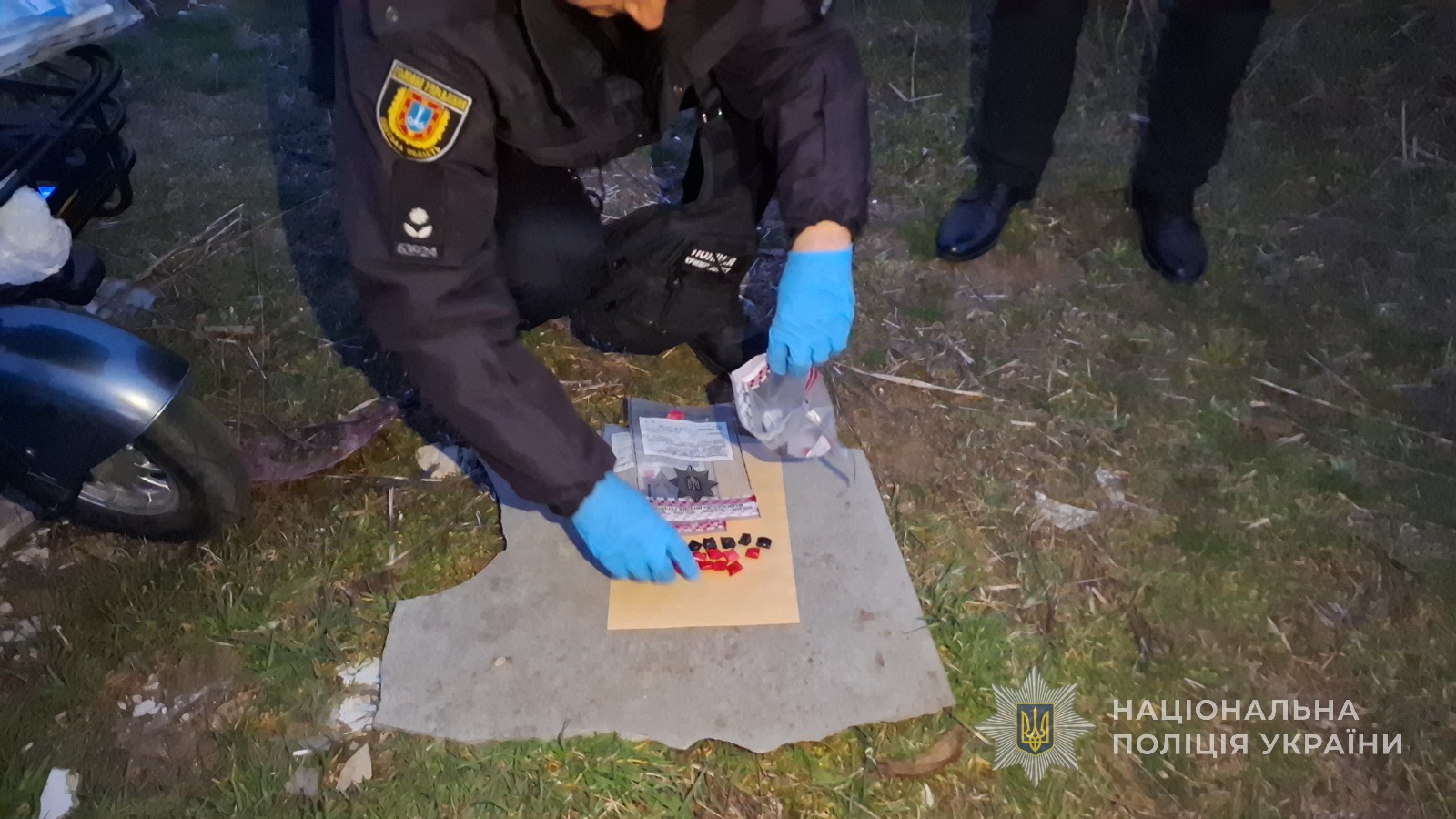 Затримано жителя Білгорода-Дністровського, який «розкладав» на околиці міста психотропні речовини