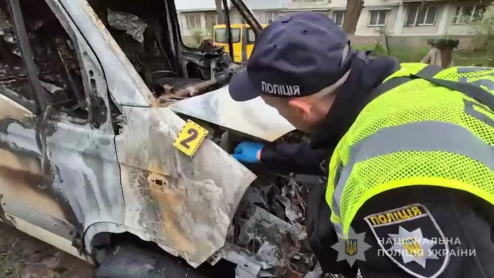 Поліцейські викрили молодика, який на замовлення спалив мікроавтобус в Одесі