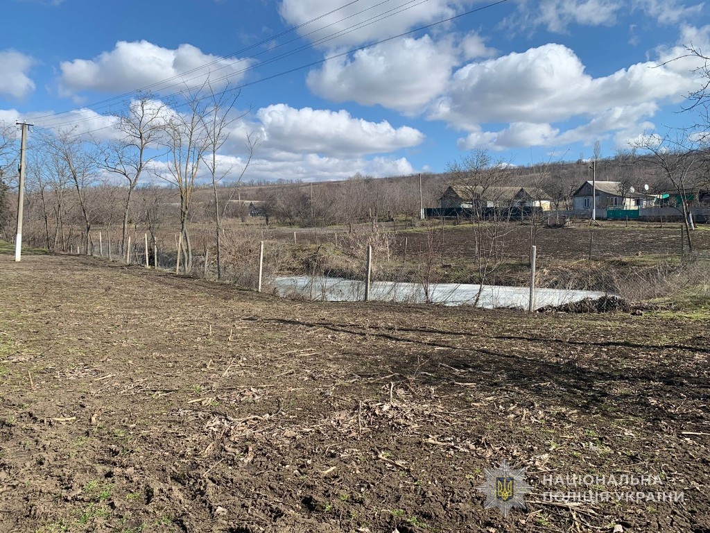 У Буджацькій громаді пенсіонер перекрив притоку річки заради поливу власного городу