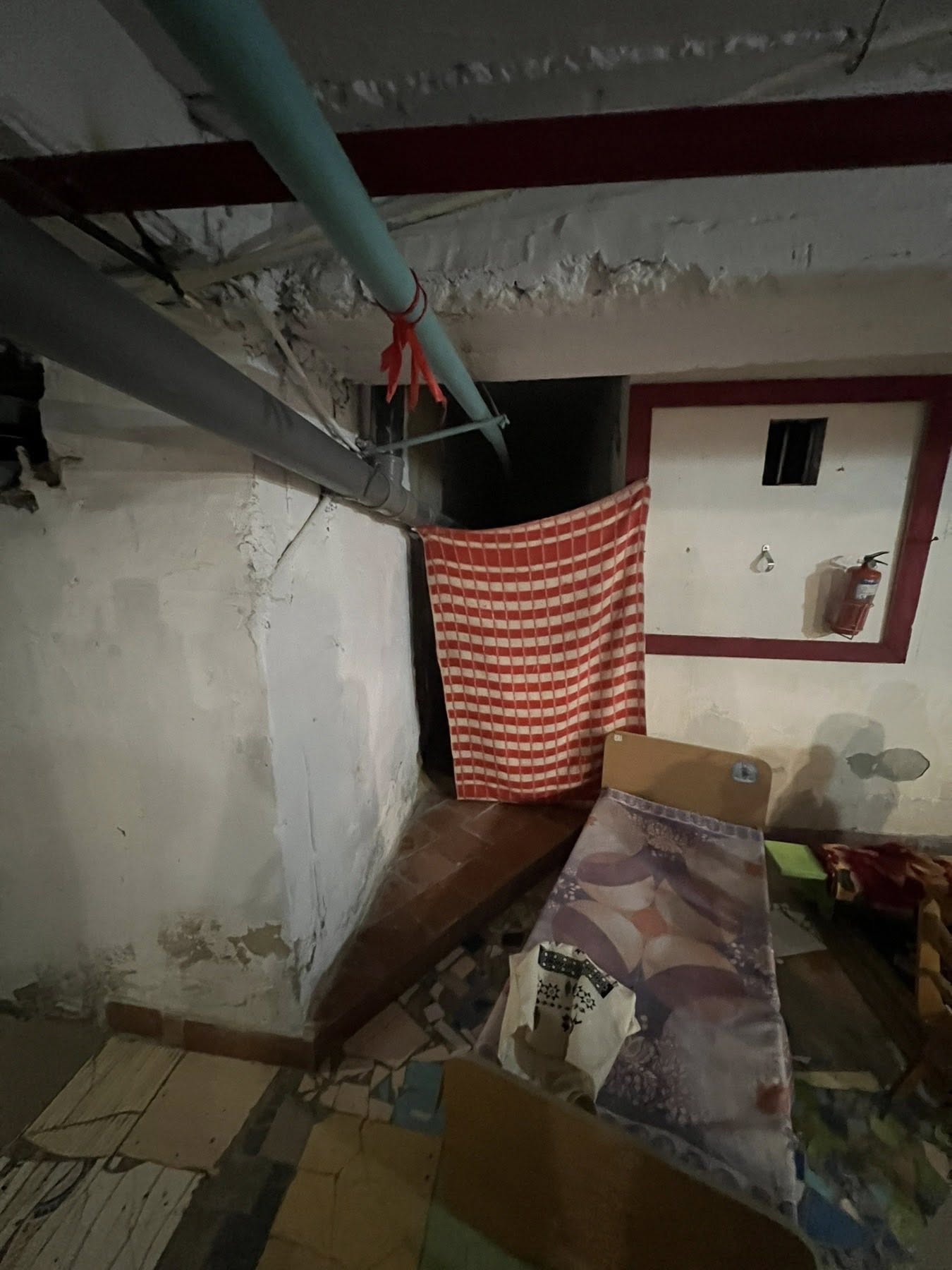 У селищі Болградського району батьки дошкільнят жаліються на жахливий стан укриття