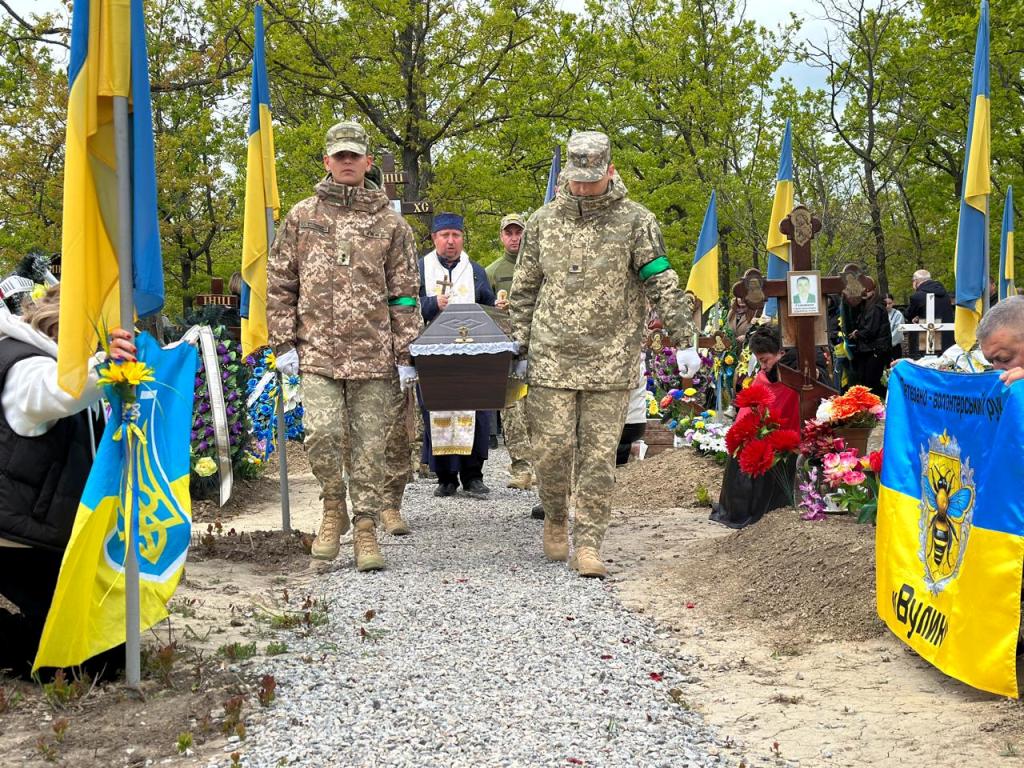 Підтримував побратимів та опікувався безпритульними тваринами: Ізмаїл простився з полеглим прикордонником