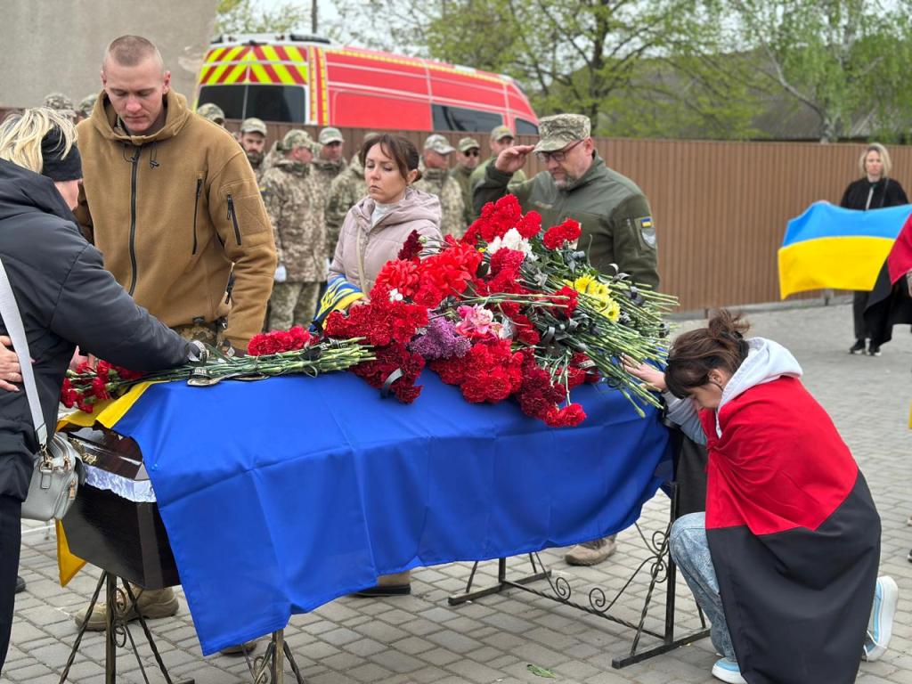 Підтримував побратимів та опікувався безпритульними тваринами: Ізмаїл простився з полеглим прикордонником