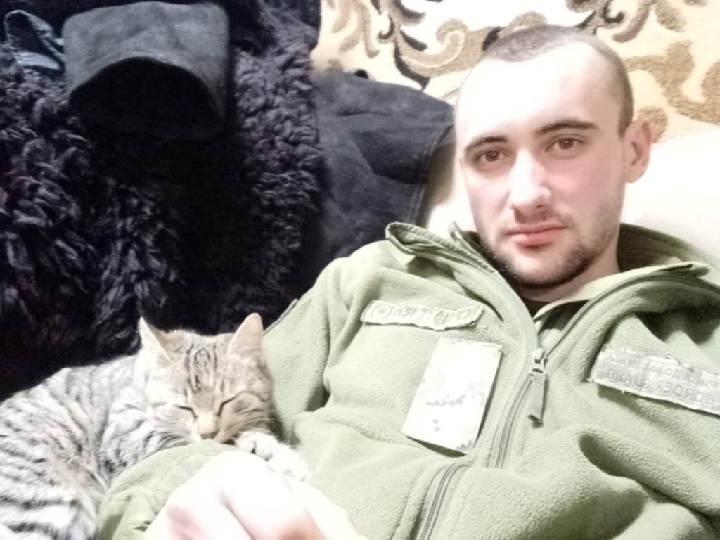 Підтримував побратимів та опікувався безпритульними тваринами: Ізмаїл простився з полеглим прикордонником