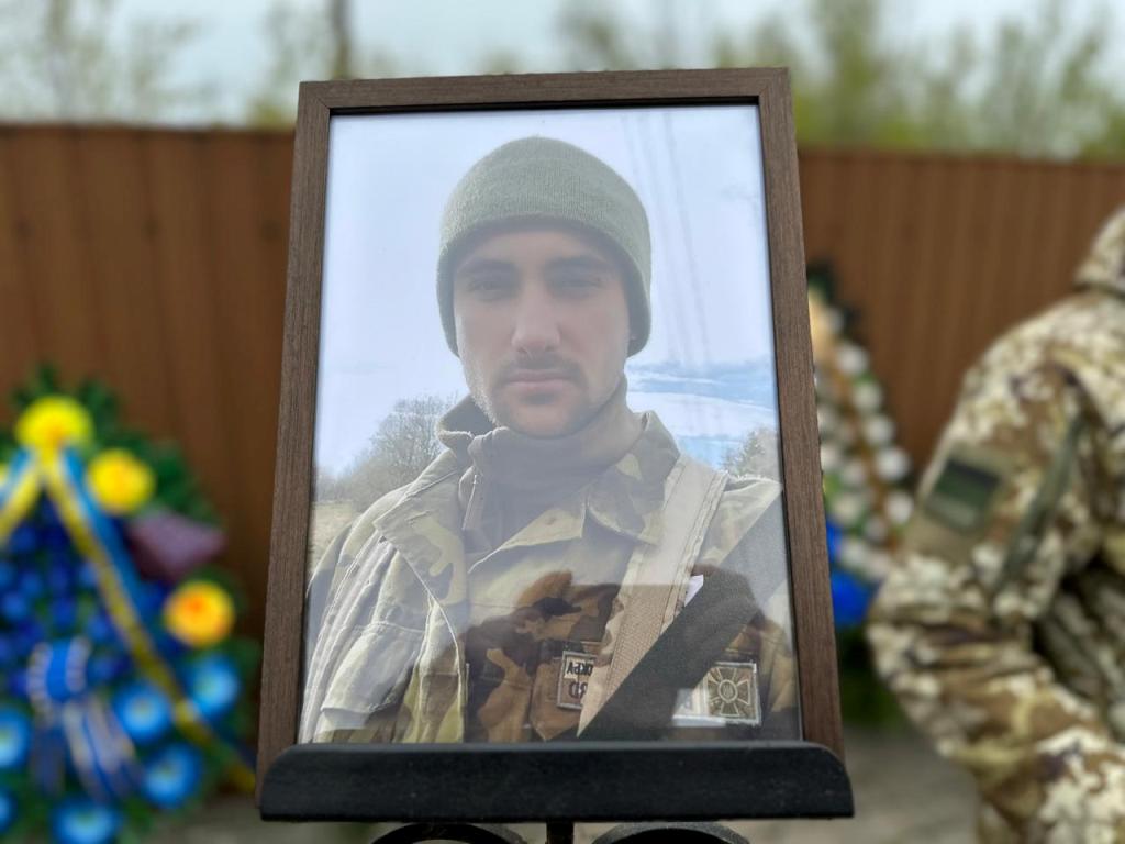 Підтримував побратимів та опікувався безпритульними тваринами: Ізмаїл простився з полеглим прикордонником