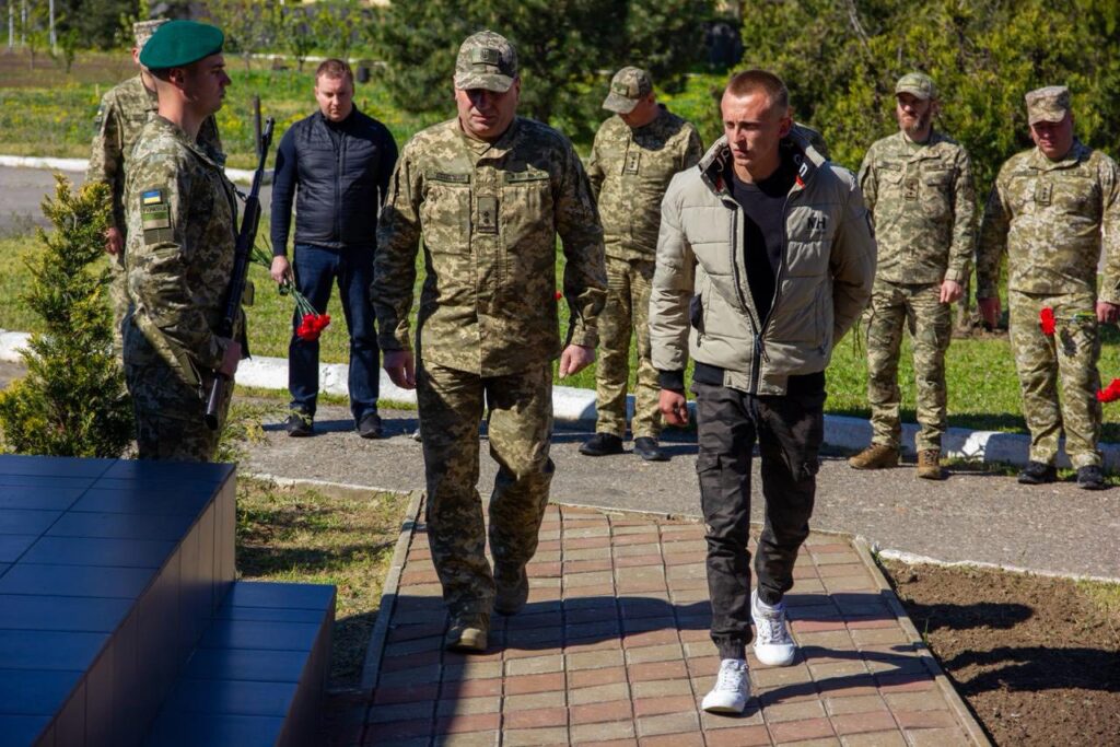 У Білгороді-Дністровському відкрили меморіальні дошки полеглим захисникам-прикордонникам