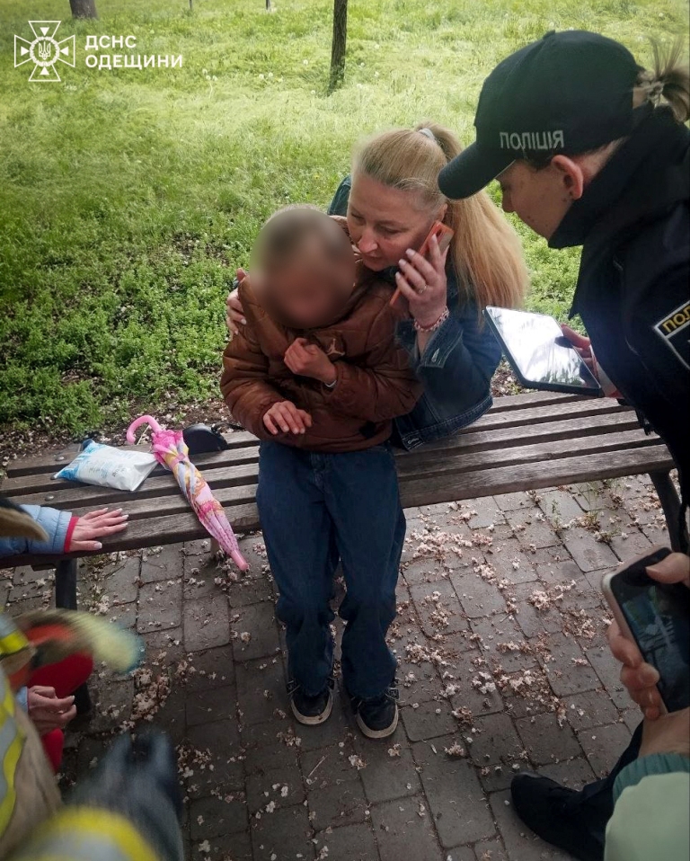 В Одесі дитина провалилися під землю під час прогулянки