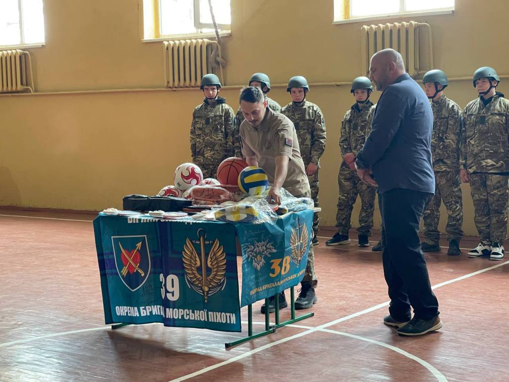Заклад освіти Кілійської громади отримав подарунки від військових, яким надсилали допомогу
