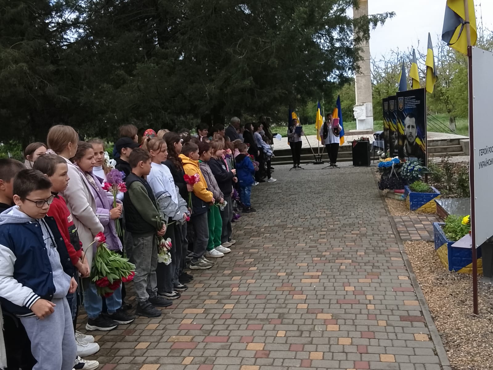 У Саратській громаді вручили посмертну державну нагороду матері полеглого Героя