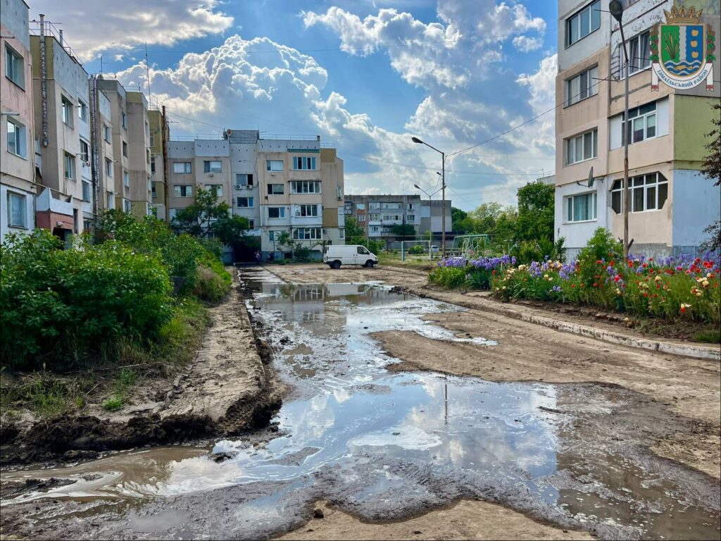На трасі Одеса-Рені виникла загроза підтоплення після потужних злив