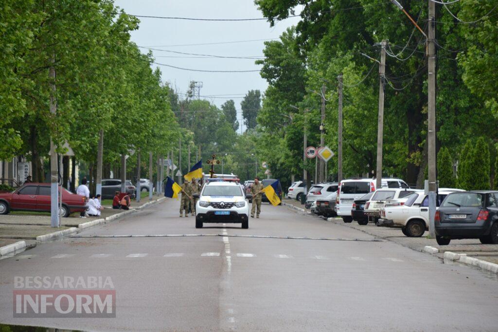 У Кілії не стихає жалоба: місто проводжало в останню путь Героя, який загинув понад рік тому