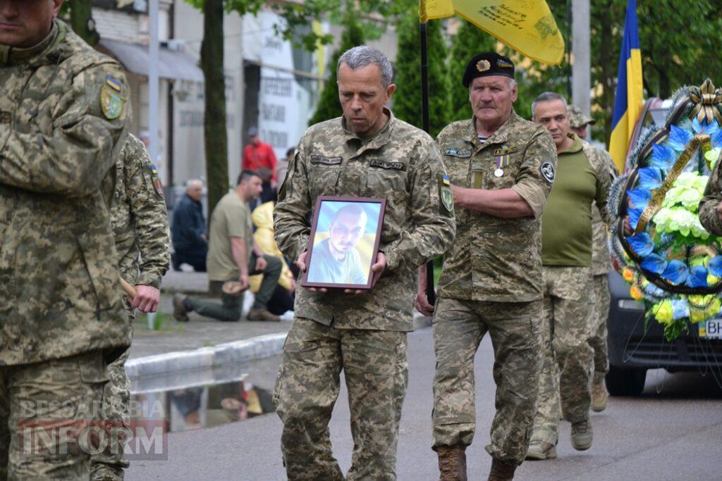 У Кілії не стихає жалоба: місто проводжало в останню путь Героя, який загинув понад рік тому