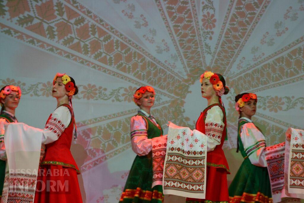 Видовищні виступи та зворушливі моменти: у Кілії відбувся ювілейний звітний концерт школи мистецтв