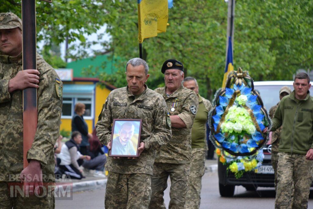 У Кілії не стихає жалоба: місто проводжало в останню путь Героя, який загинув понад рік тому