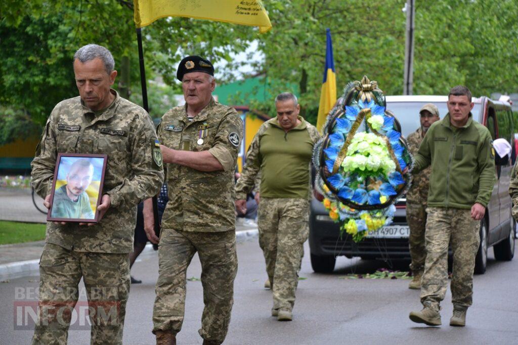 У Кілії не стихає жалоба: місто проводжало в останню путь Героя, який загинув понад рік тому
