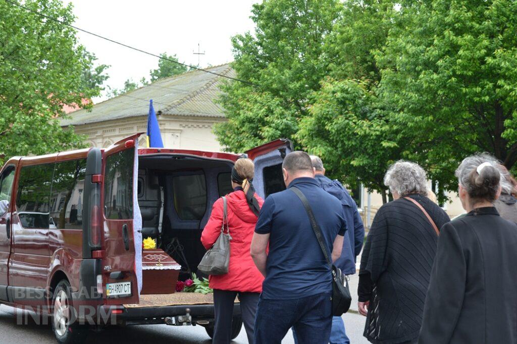 У Кілії не стихає жалоба: місто проводжало в останню путь Героя, який загинув понад рік тому