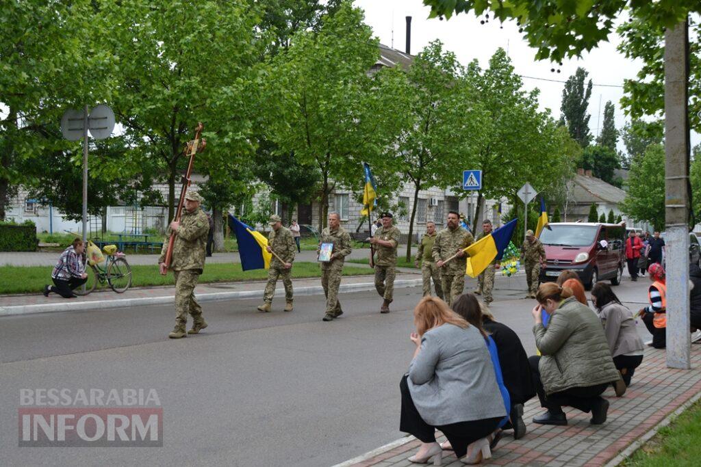 У Кілії не стихає жалоба: місто проводжало в останню путь Героя, який загинув понад рік тому