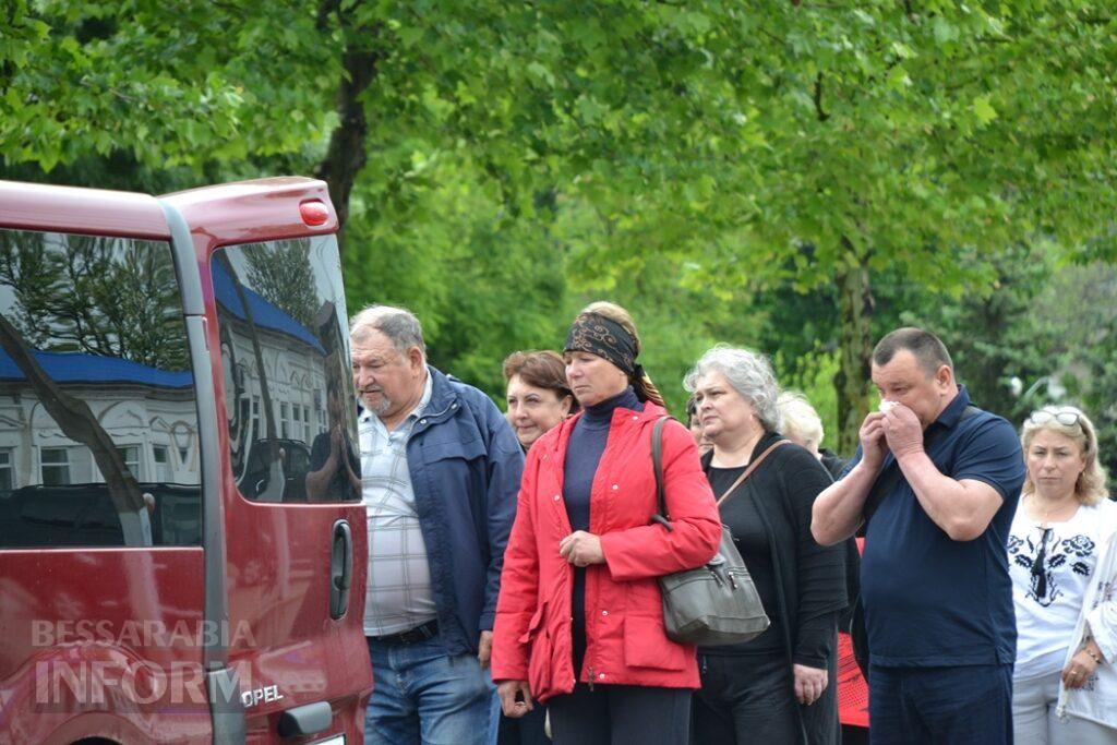 У Кілії не стихає жалоба: місто проводжало в останню путь Героя, який загинув понад рік тому