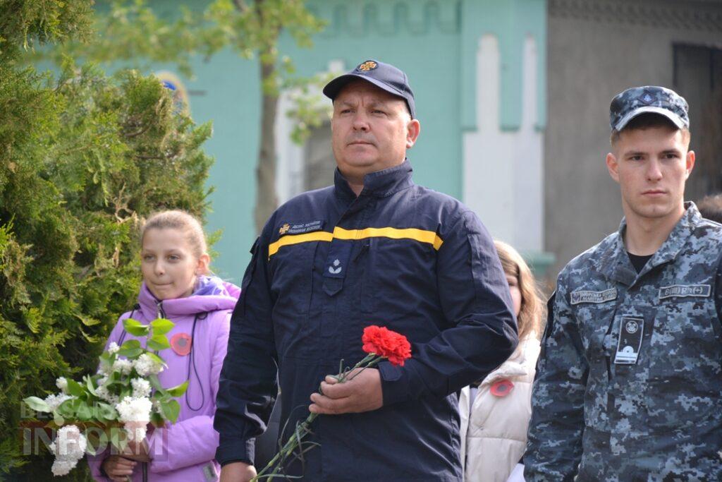 На знак скорботи за загиблими у Другій світовій війні Сквер пам’яті в Кілії прикрасили червоними маками