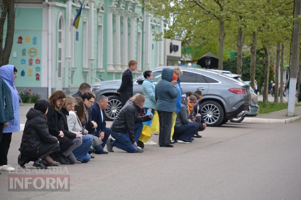 Кілія схилила голови у скорботі за загиблим на Донеччині головним сержантом Денисом Володькіним