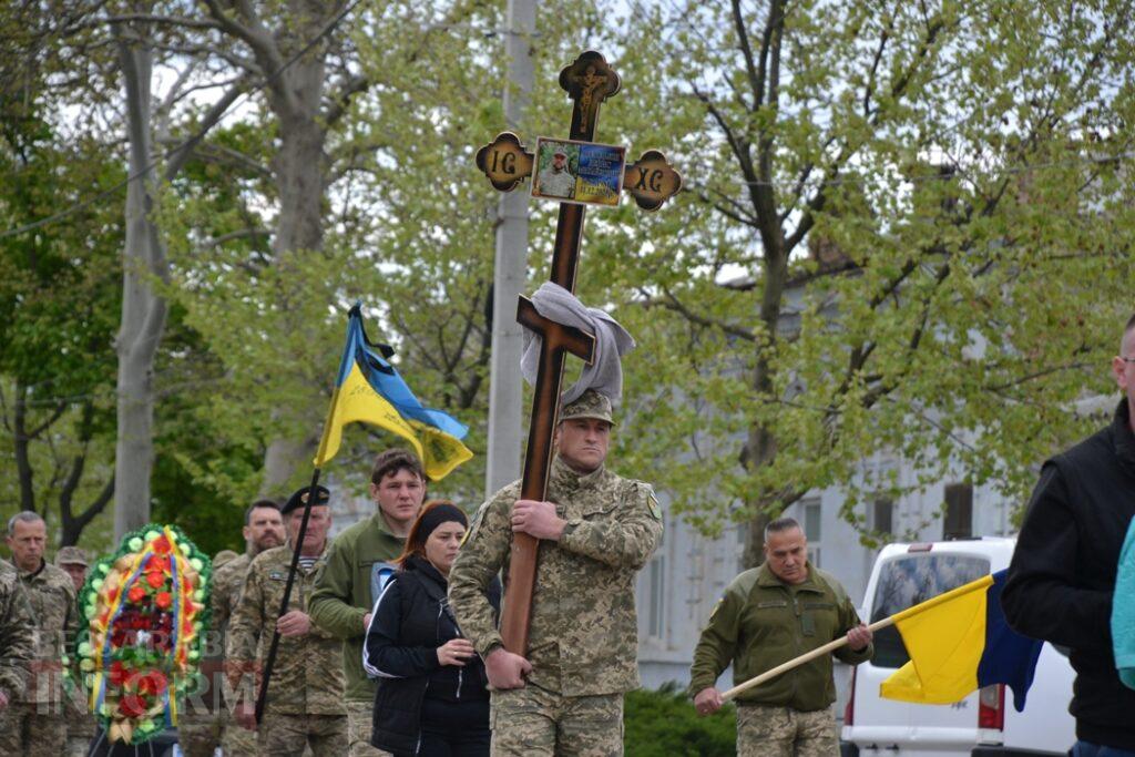 Кілія схилила голови у скорботі за загиблим на Донеччині головним сержантом Денисом Володькіним