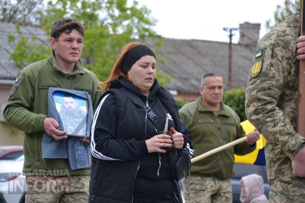 Кілія схилила голови у скорботі за загиблим на Донеччині головним сержантом Денисом Володькіним