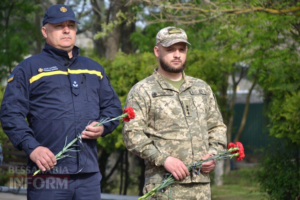 На знак скорботи за загиблими у Другій світовій війні Сквер пам’яті в Кілії прикрасили червоними маками