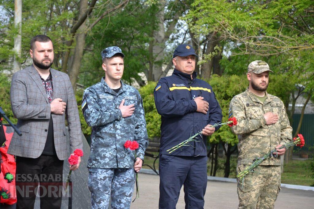На знак скорботи за загиблими у Другій світовій війні Сквер пам’яті в Кілії прикрасили червоними маками