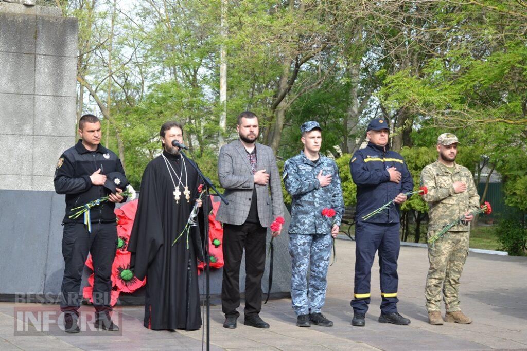 На знак скорботи за загиблими у Другій світовій війні Сквер пам’яті в Кілії прикрасили червоними маками