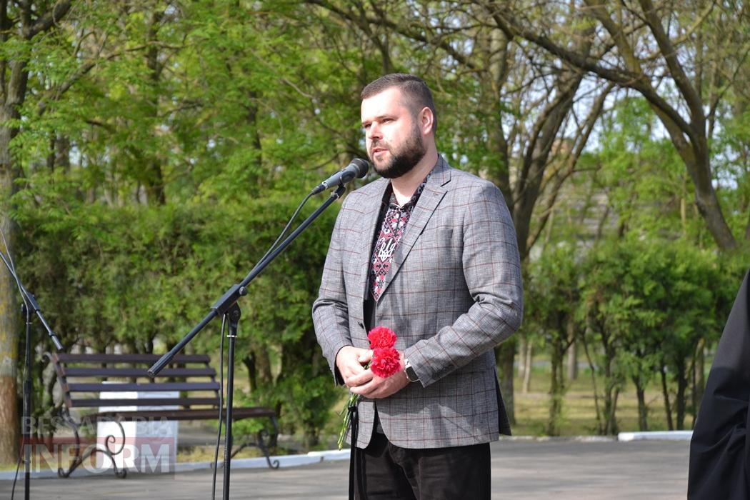 На знак скорботи за загиблими у Другій світовій війні Сквер пам'яті в Кілії прикрасили червоними маками