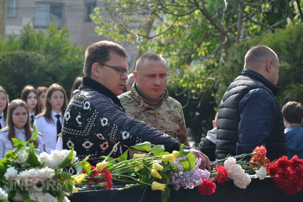 На знак скорботи за загиблими у Другій світовій війні Сквер пам’яті в Кілії прикрасили червоними маками