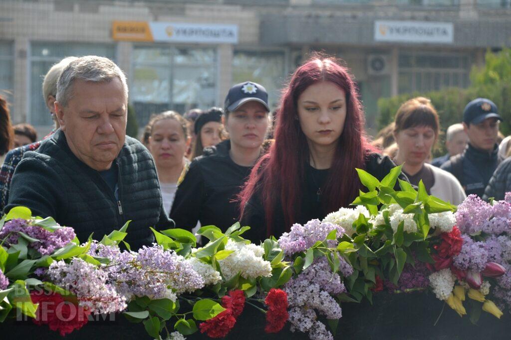 На знак скорботи за загиблими у Другій світовій війні Сквер пам’яті в Кілії прикрасили червоними маками