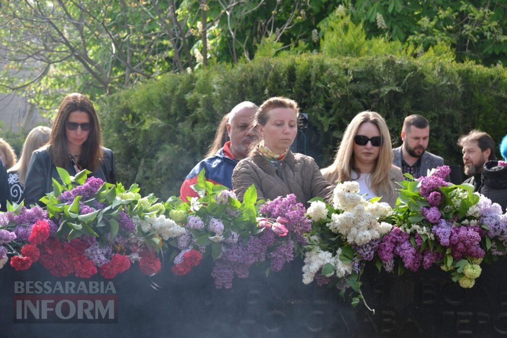 На знак скорботи за загиблими у Другій світовій війні Сквер пам’яті в Кілії прикрасили червоними маками